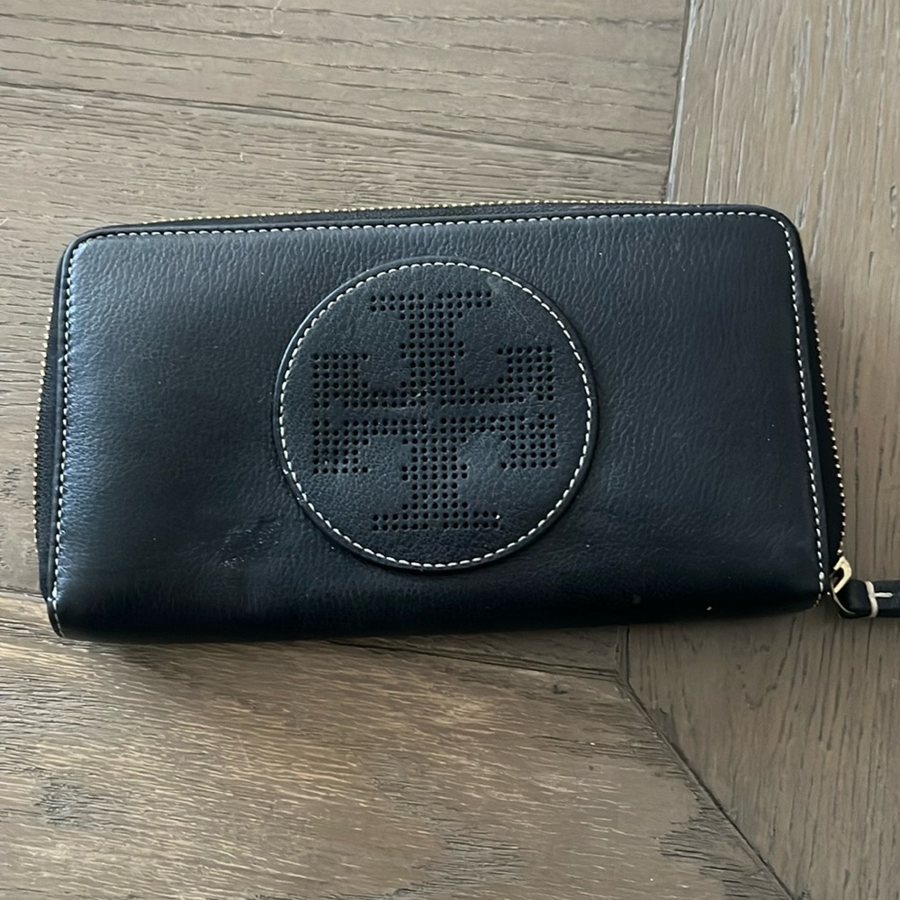 Tory Burch wallet